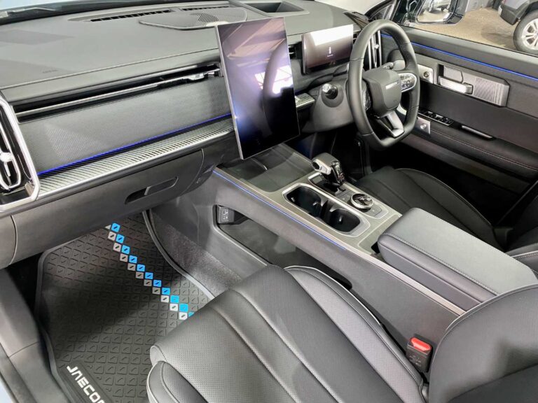 efb2fb37-e43e-4e4f-870c-01434c52350e