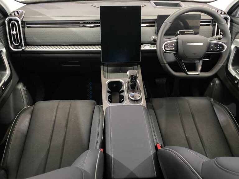 f61296e3-f7bc-415f-bb15-d0777a453f4b