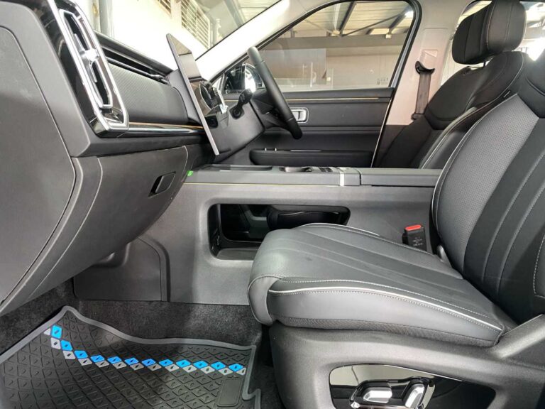 fdfb6ac7-40dd-43b8-8393-18752c030d6b