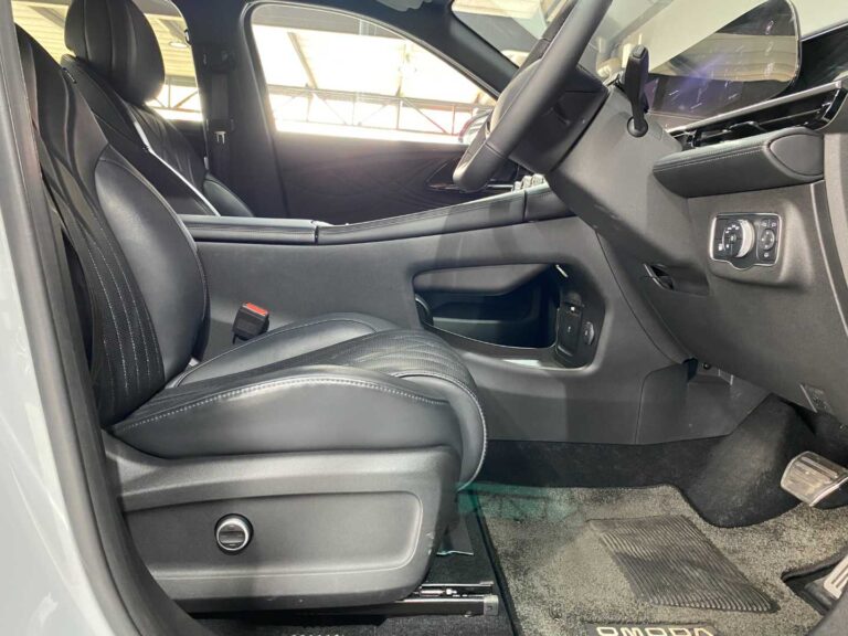 d17c7379-86d7-4d35-9889-11c6177e3331