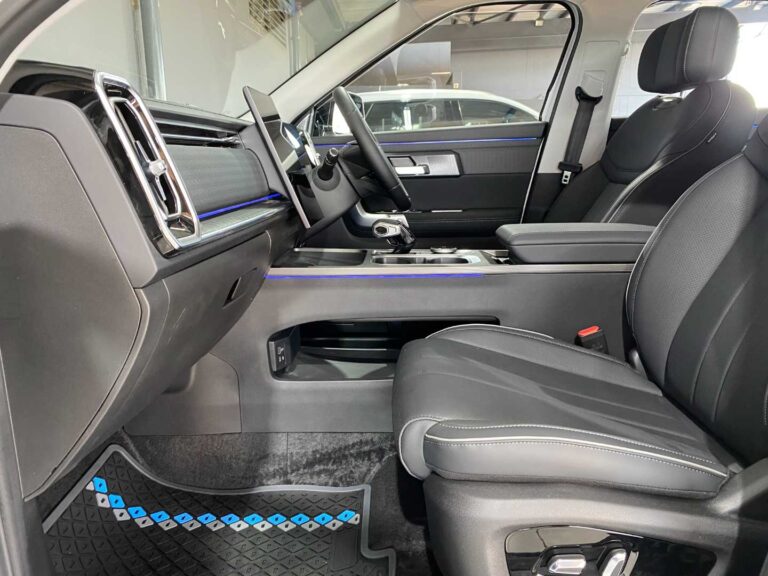 eab21d0b-fe4d-4f31-9d42-9ccf792141c7